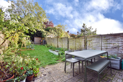 Buckstone Close