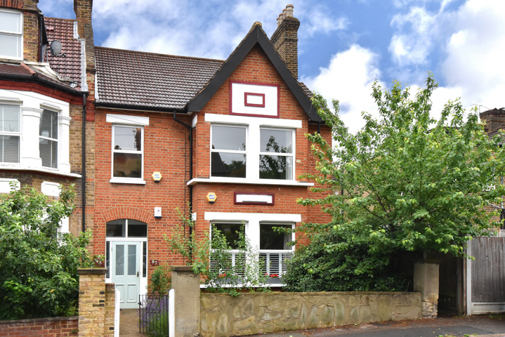 Farren Road , SE23